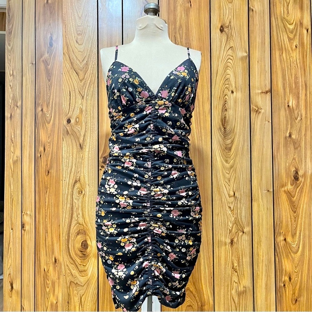 FOREVER 21 Black Floral Mini Dress